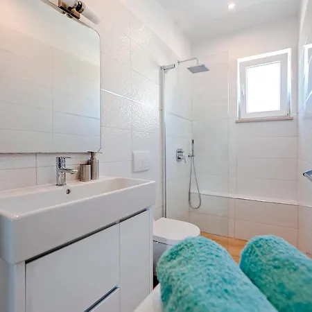 Little House - Just Few Steps From The City Center *